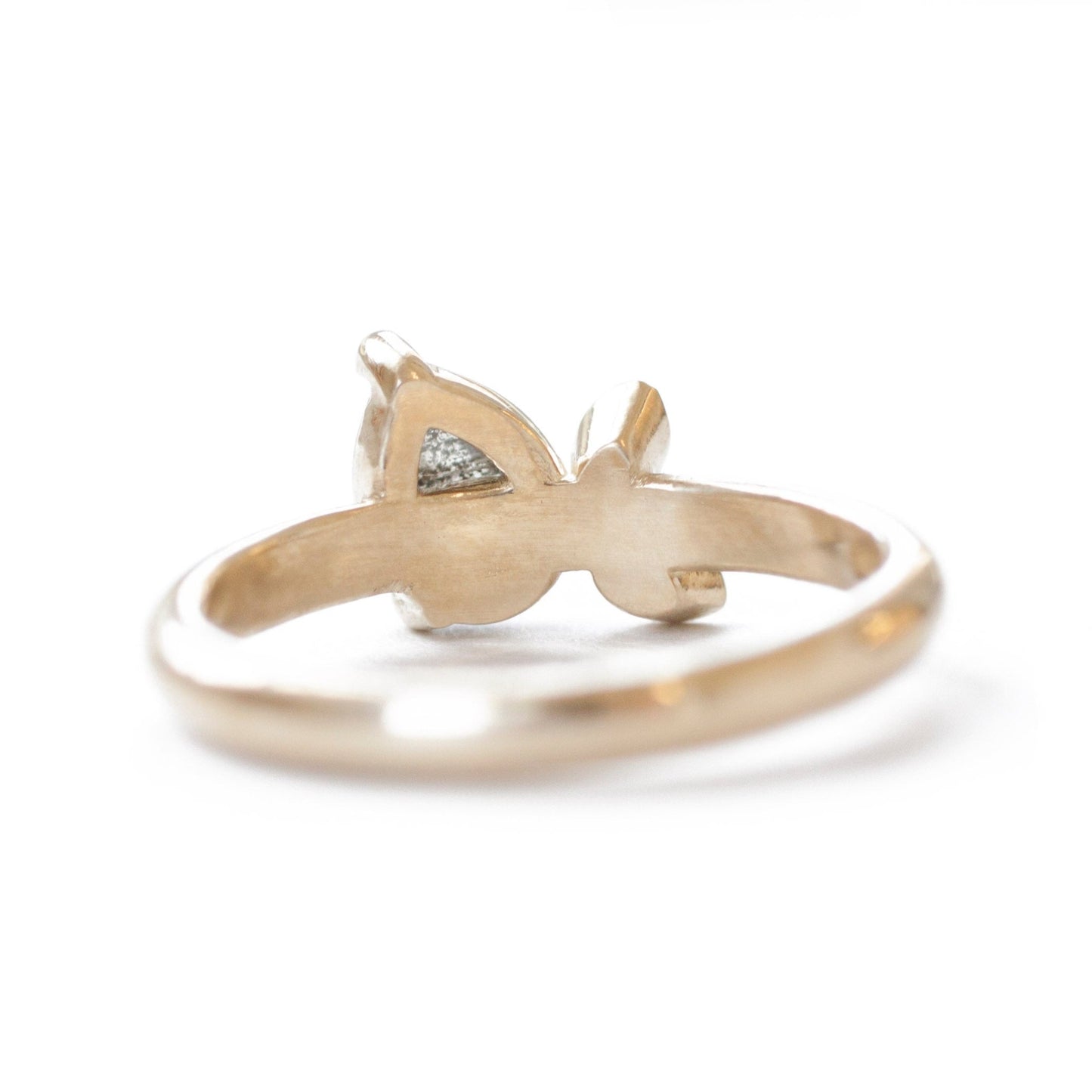 The Salt and Pepper Sweet Pea Ring - W.R. Metalarts