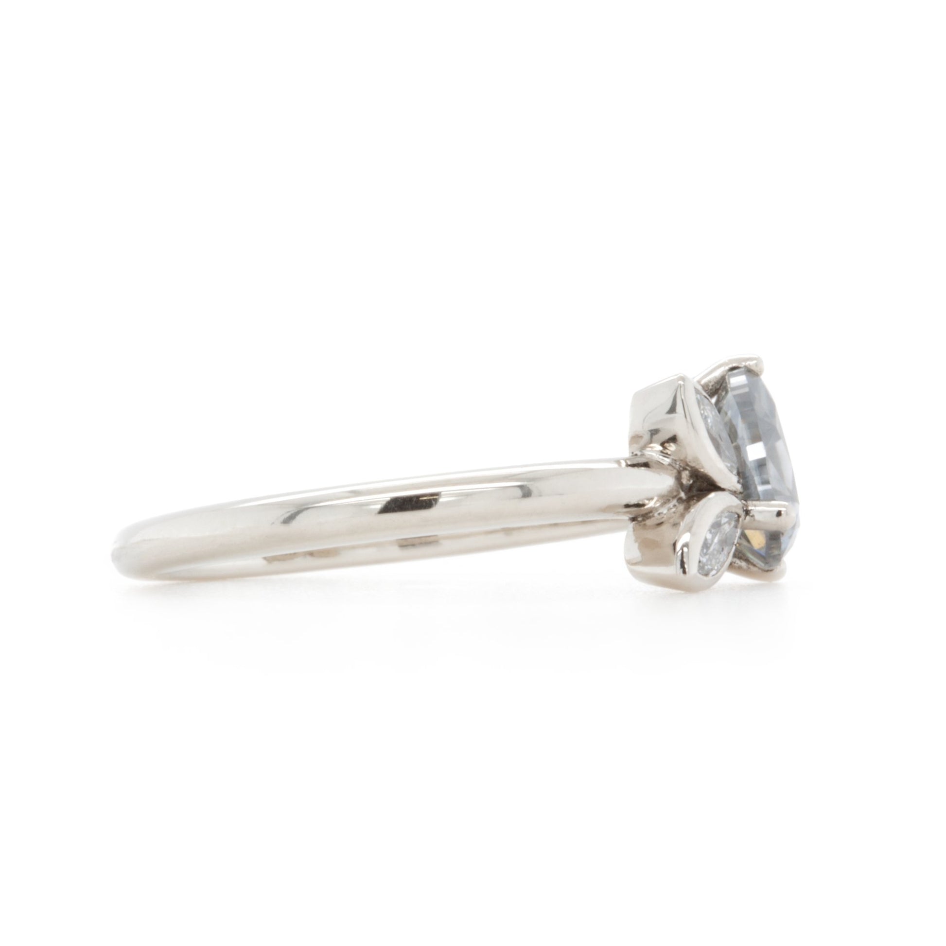 The Sweet Pea Ring - W.R. Metalarts