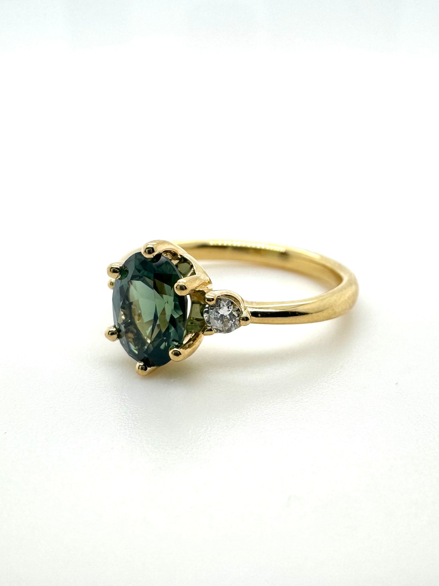 The Teal Sapphire Minimalist Oval Ring (Ready to ship in size 5.75)