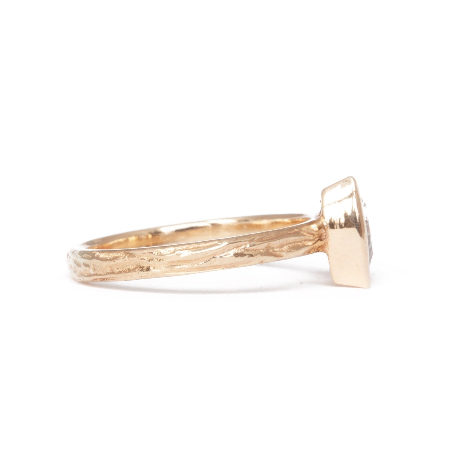 The Fairmined New Hampshire Goshenite Trillion-Cut Woodgrain Solitaire - W.R. Metalarts