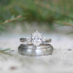 The Minimalist Oval Ring - W.R. Metalarts