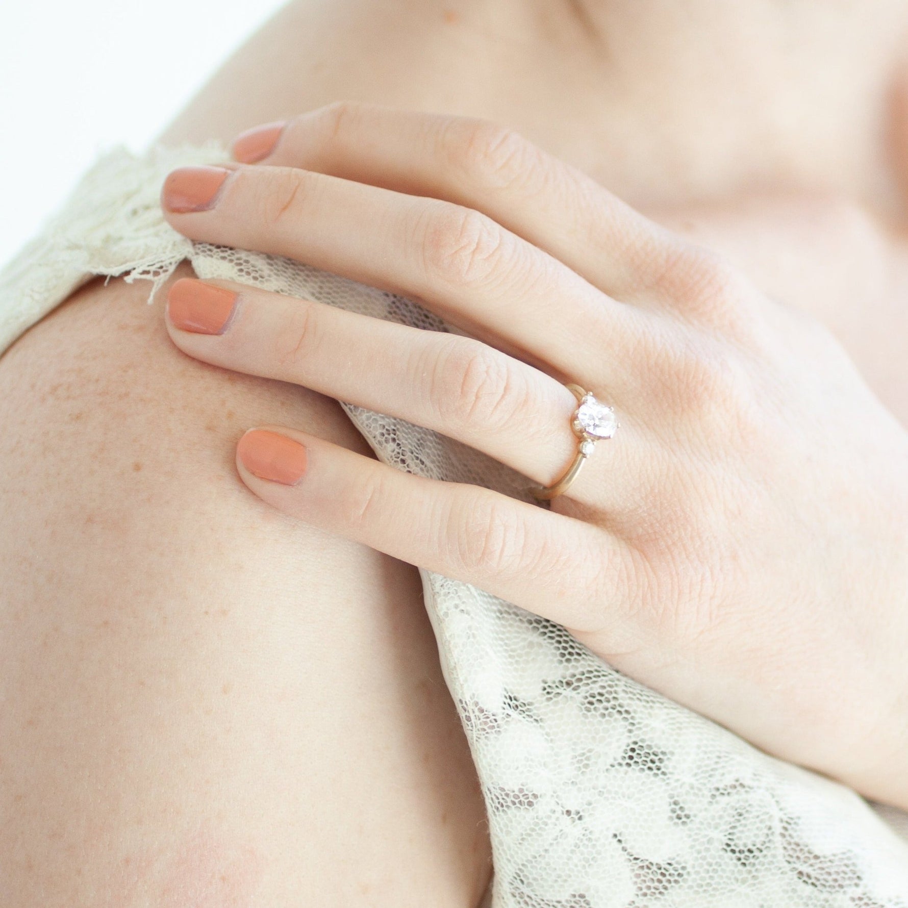 The Minimalist Oval Ring - W.R. Metalarts