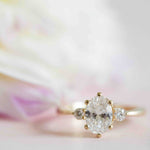 The Minimalist Oval Ring - W.R. Metalarts