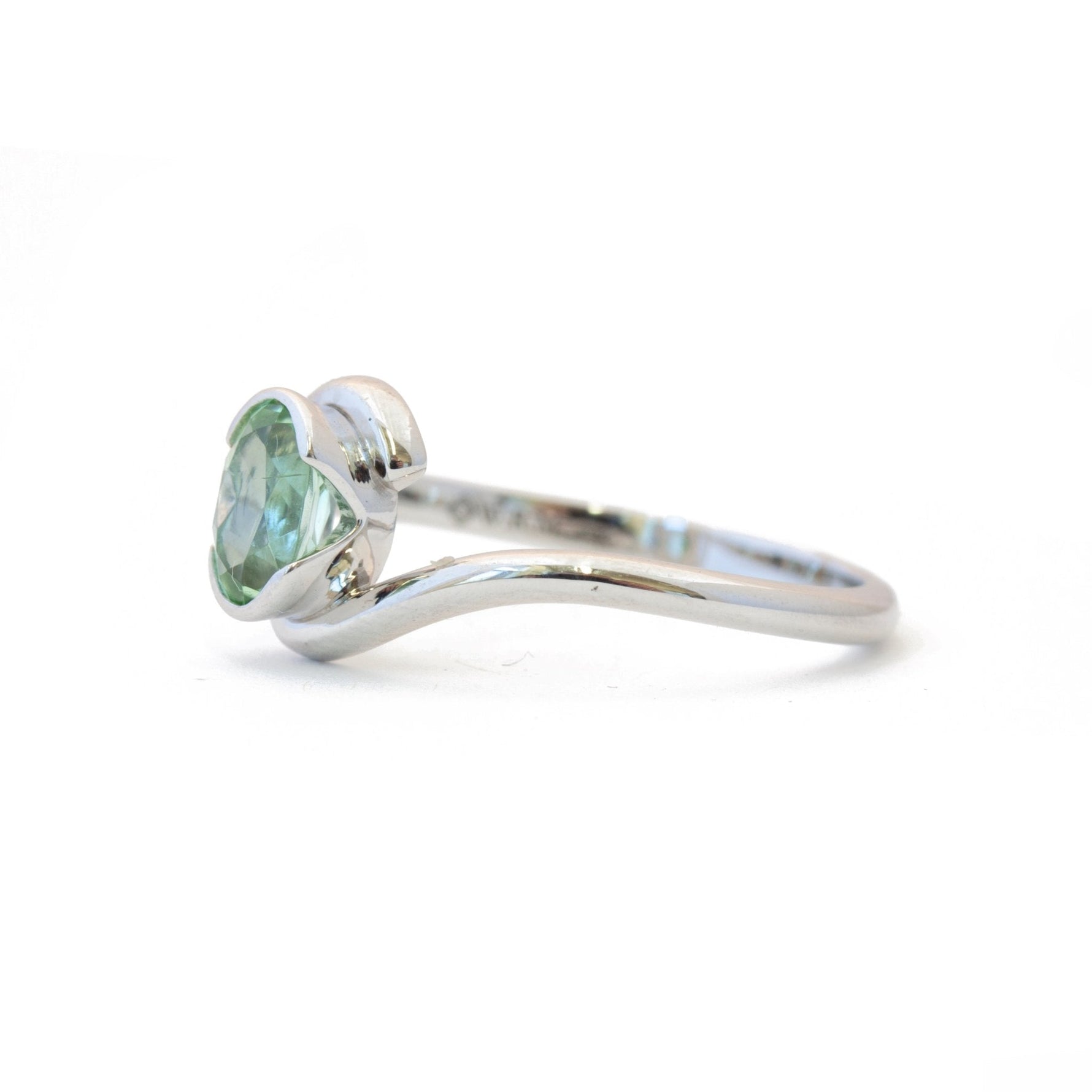 The Oval Solitaire Embrace - W.R. Metalarts