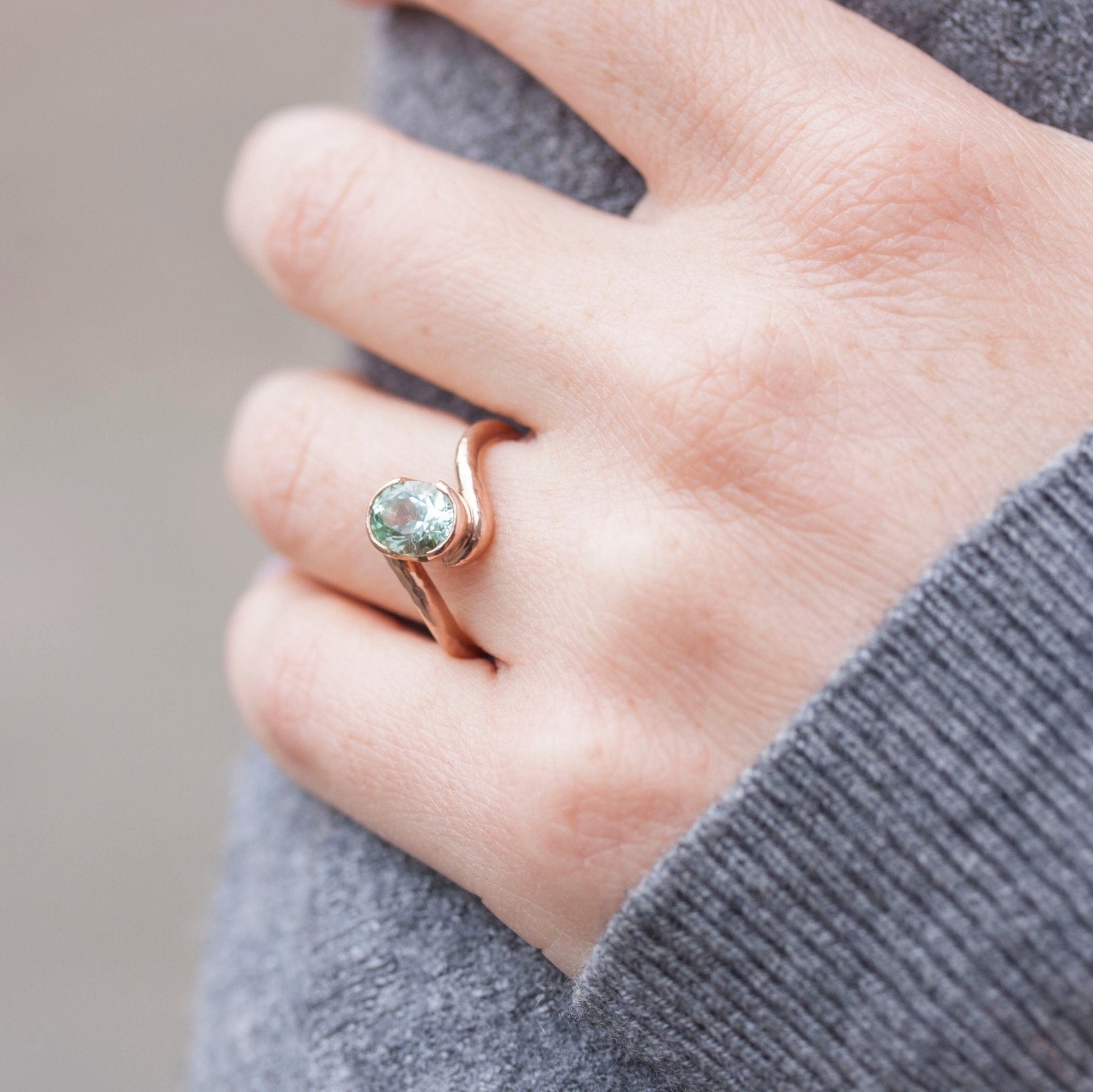 The Oval Solitaire Embrace - W.R. Metalarts