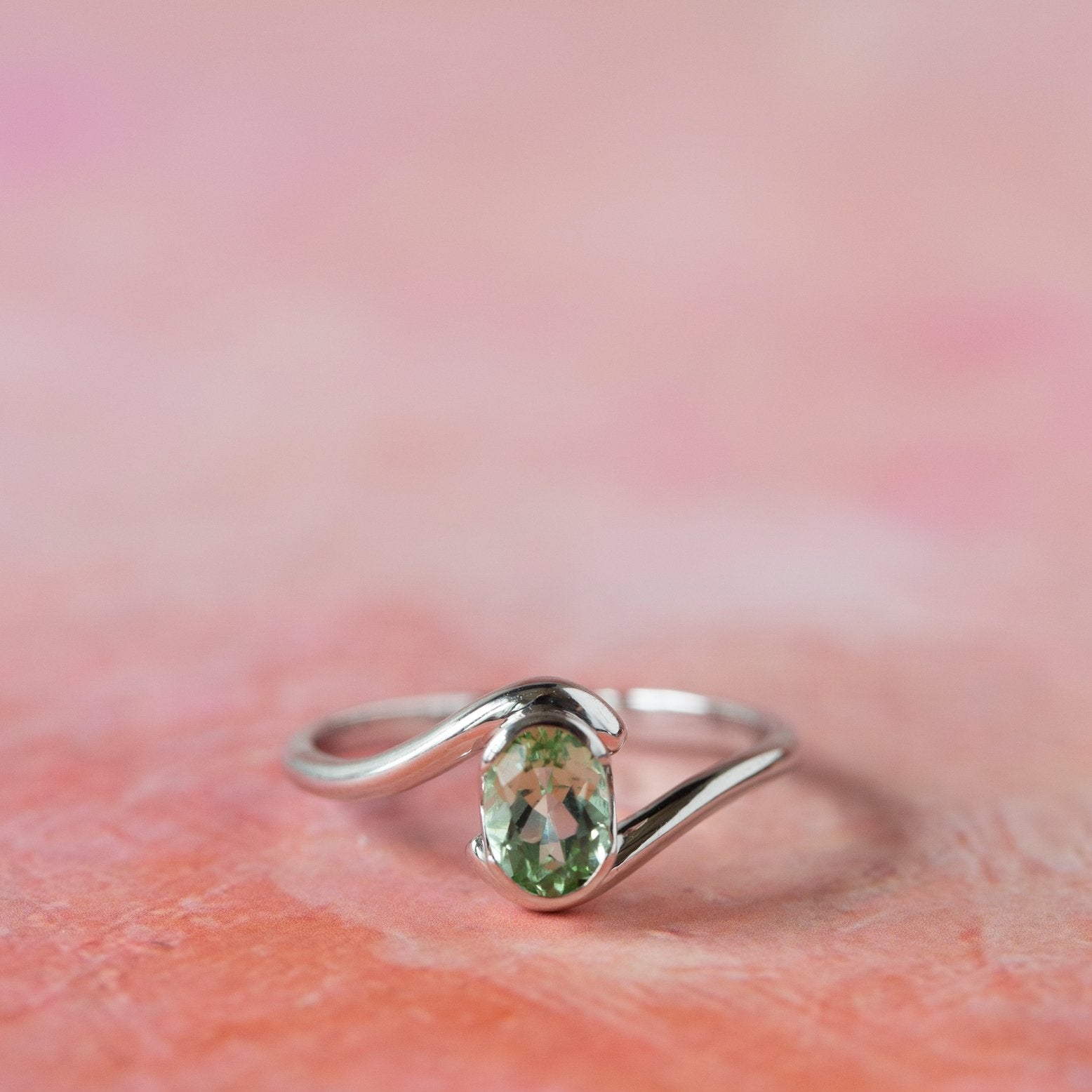 The Oval Solitaire Embrace - W.R. Metalarts