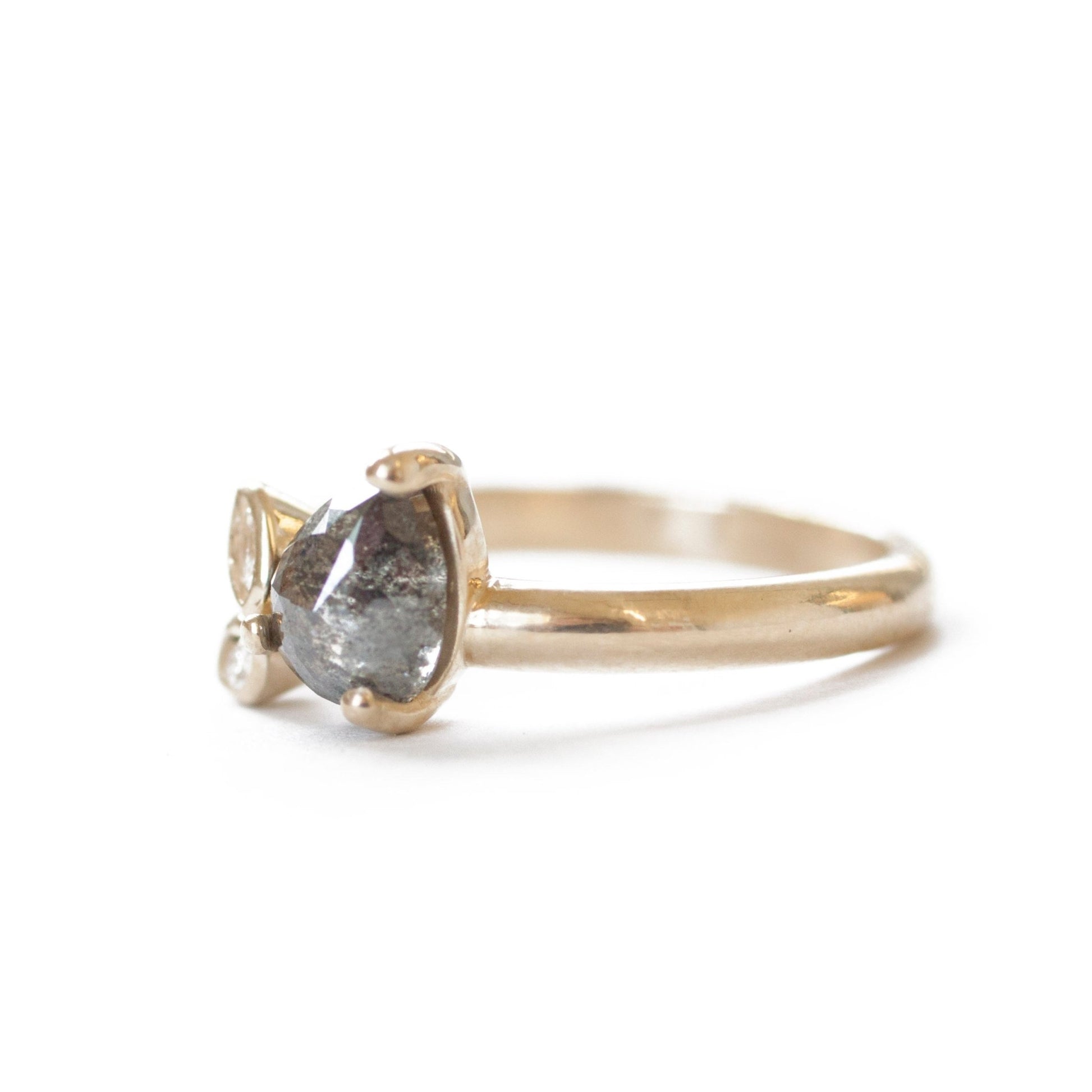 The Salt and Pepper Sweet Pea Ring - W.R. Metalarts