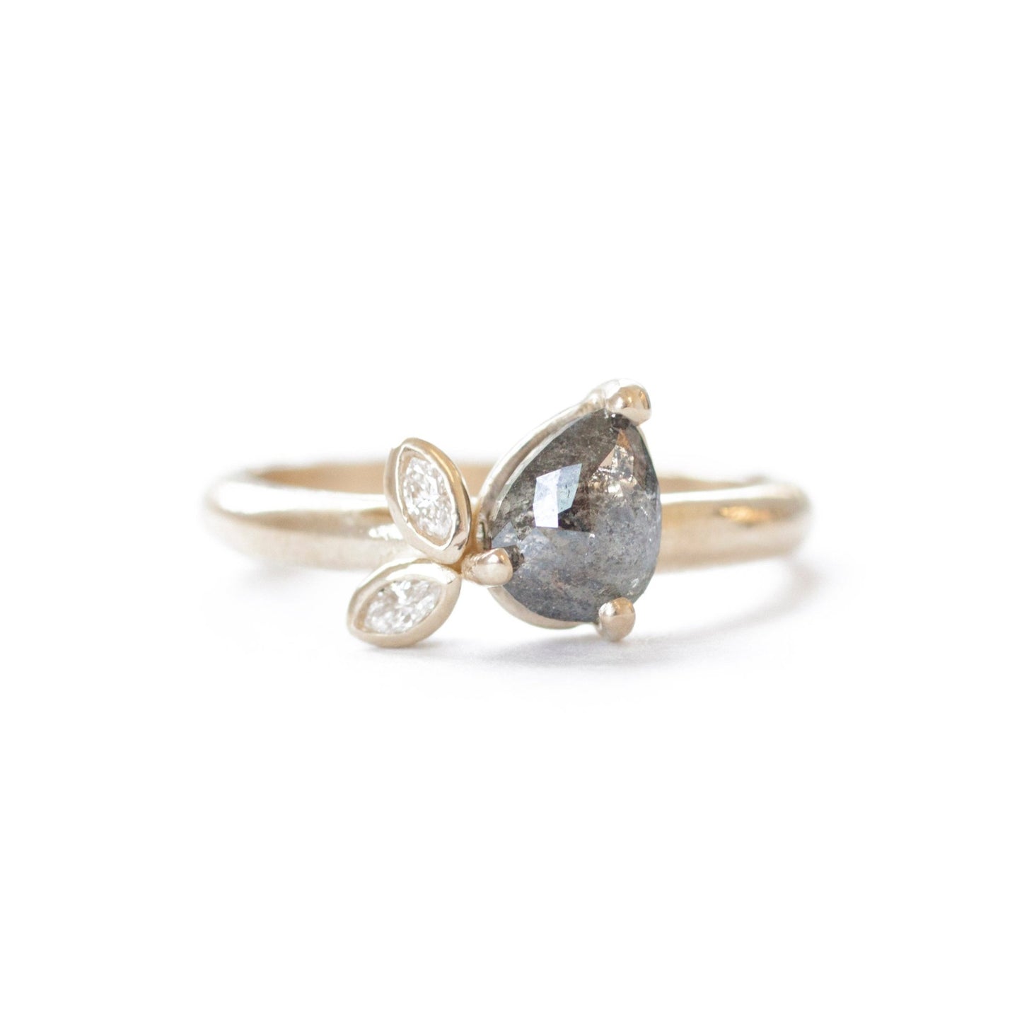 The Salt and Pepper Sweet Pea Ring - W.R. Metalarts